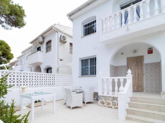 Casa adosada en Venta en La Zenia