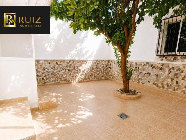 Casa adosada en Venta en Láchar