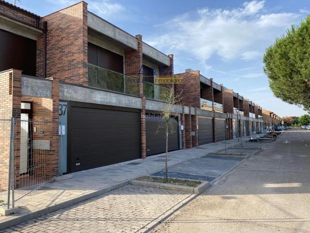 Casa adosada en venta en Laguna de Duero. CHALET ADOSADO 5 MINUTOS DE VALLADOLID. Casas adosadas Laguna de.