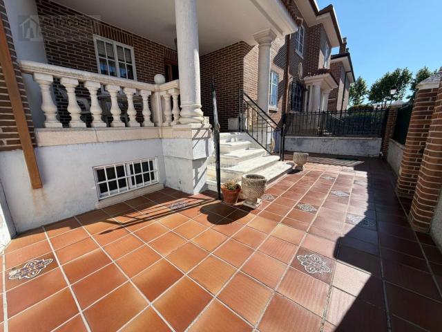 Casa adosada en venta en Laguna de Duero. en Laguna De Duero. Casas adosadas Laguna de.