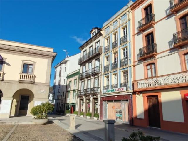 Casa adosada en venta en Castropol. Castropol Plaza Ayuntamiento. Casas adosadas.