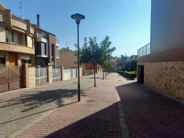 Casa adosada en Venta en Lardero