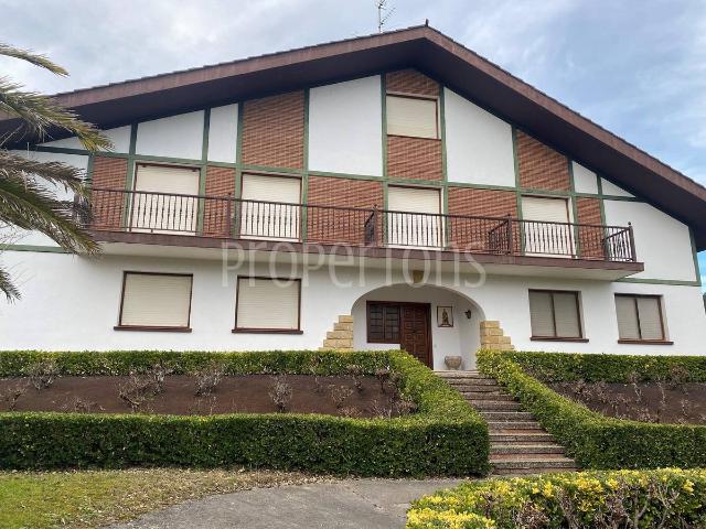 Casa adosada en Venta en Larrabetzu