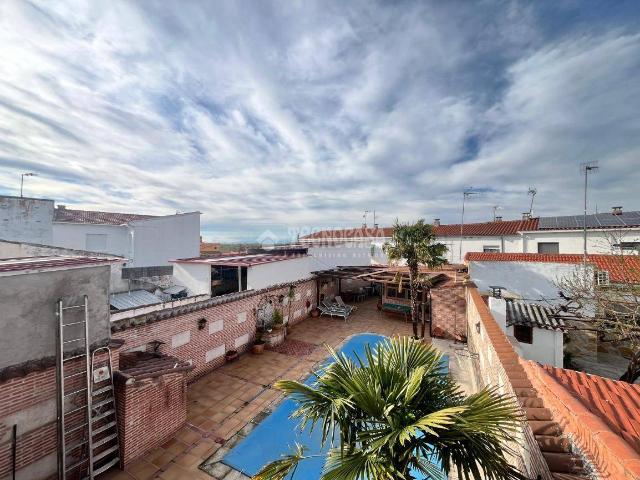 Casa adosada en Venta en Las Herencias