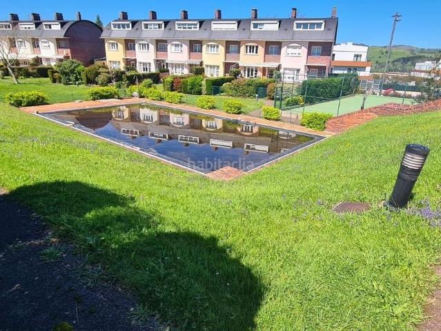 Casa adosada en venta en Lasarte Oria. Villa Adosada en esquina con PISCINA. Casas adosadas Lasarte.