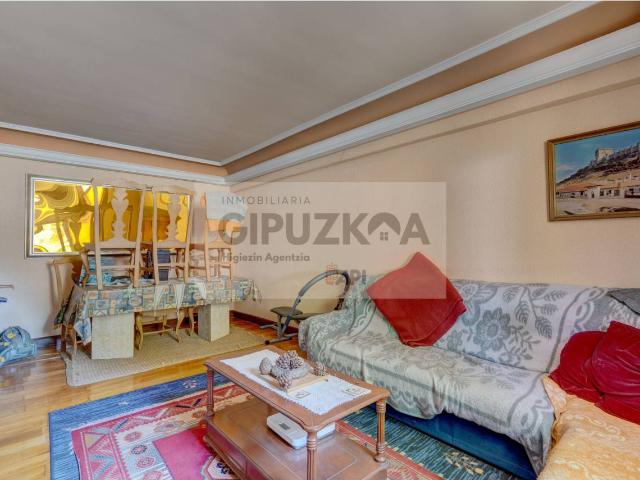 Casa adosada en venta en Lasarte Oria