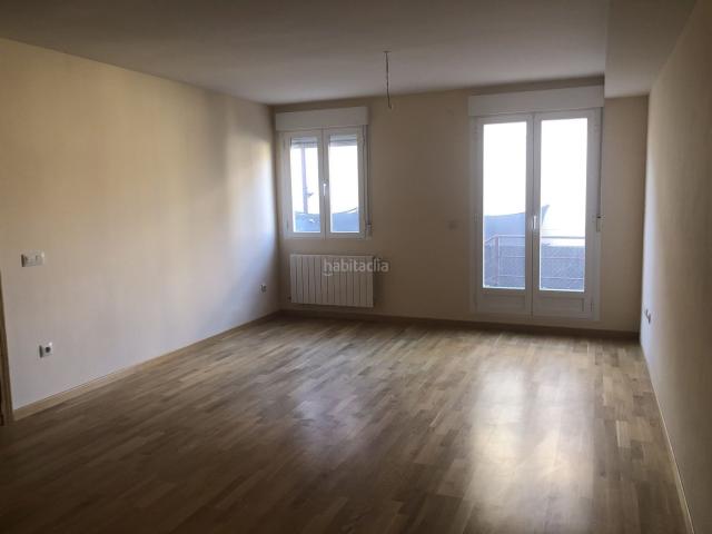 Casa adosada en venta en Lastrilla La. Chalet ADOSADO en Venta LA LASTRILLA Segovia PUNTOS FUERTES del INMUEBLEVIVIENDA SIN ESTRENAR. IMPECABLEDORMITORIO y BAÑO con DUCH. Casas adosadas Lastrilla.