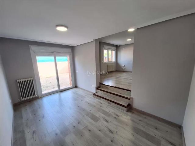 Casa adosada en venta en Lastrilla La. Chalet Adosado Reformado en El Sotillo La Lastrilla Segovia. Casas adosadas Lastrilla.