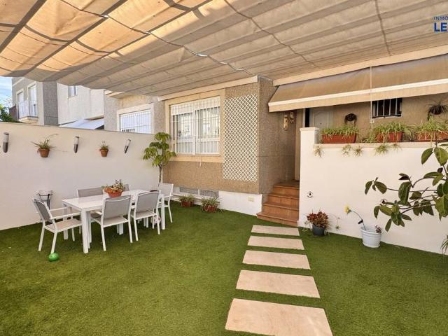 Casa adosada en Venta en Lebrija