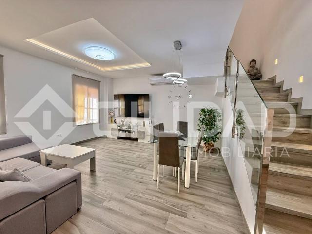 Casa adosada en Venta en Lebrija