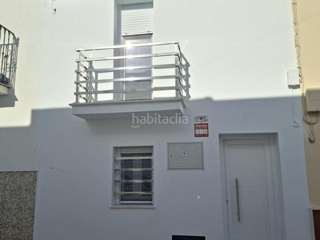 Casa adosada en venta en Lebrija. Casas adosadas.