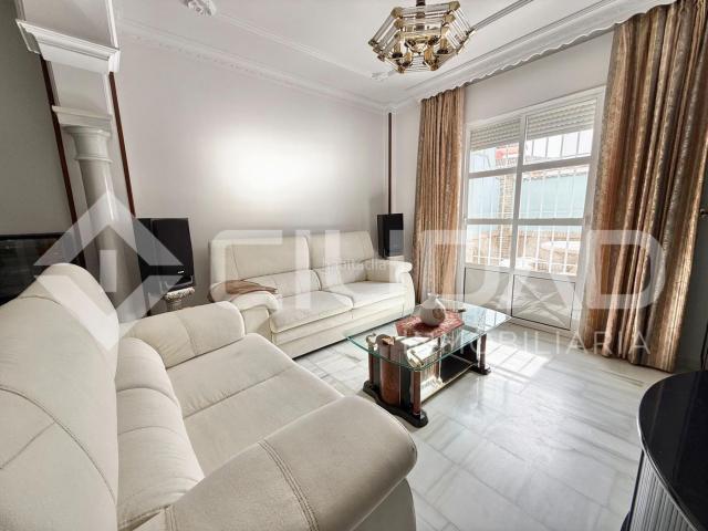 Casa adosada en venta en Lebrija. Casas adosadas.