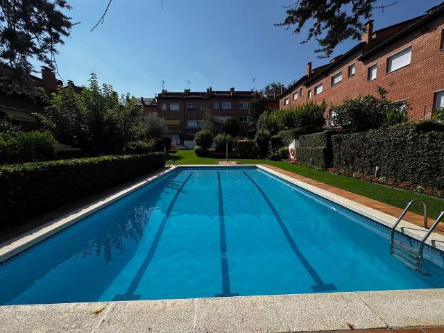 Casa adosada en Venta en L'Eixample