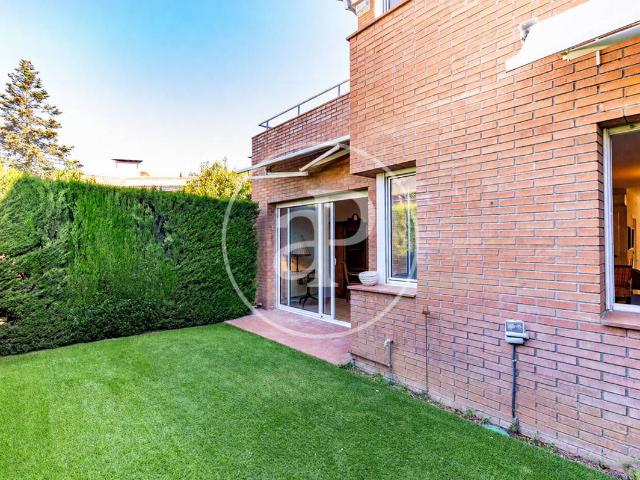 Casa adosada en Venta en L'Eixample