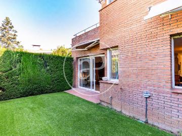 Casa adosada en Venta en L'Eixample