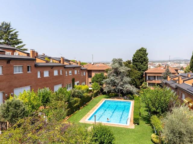 Casa adosada en Venta en L'Eixample