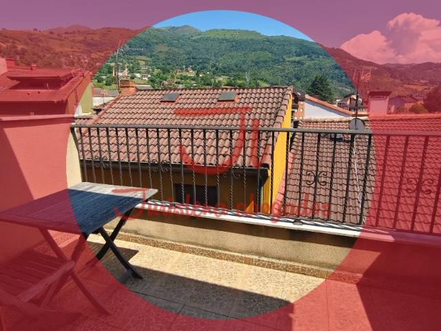 Casa adosada en Venta en Lena