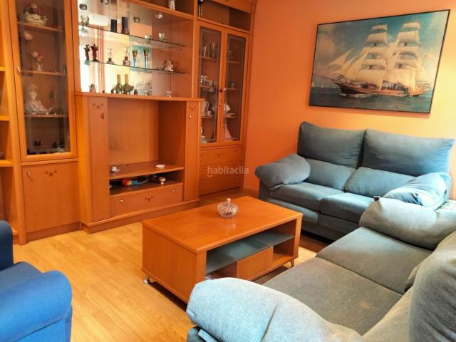 Casa adosada en venta en León, Las Ventas. Casas adosadas.