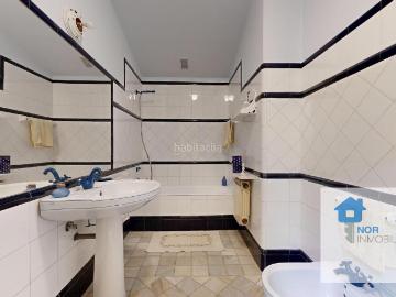 Casa adosada en venta en Liendo. Desde NOR Inmobiliaria te descubrimos el encanto de esta maravillosa propiedad, rehabilitada por completo desde sus cimientos, en. Casas adosadas.