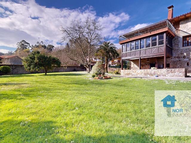 Casa adosada en venta en Liendo. Desde NOR Inmobiliaria te descubrimos el encanto de esta maravillosa propiedad, rehabilitada por completo desde sus cimientos, en. Casas adosadas.
