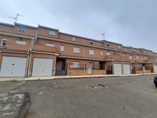 Casa adosada en Venta en Lillo