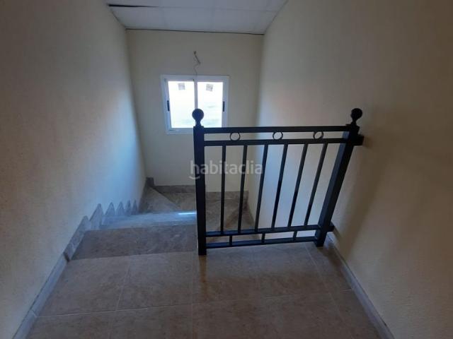 Casa adosada en venta en Lillo. 95000 PROMOCIÓN VIVIENDAS POR TERMINAR EN LILLO TOLEDO. Casas adosadas.