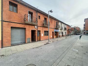 Casa adosada en venta en Llagosta La. CASA CON POSIBILIDAD DE NEGOCIO. Casas adosadas Llagosta.