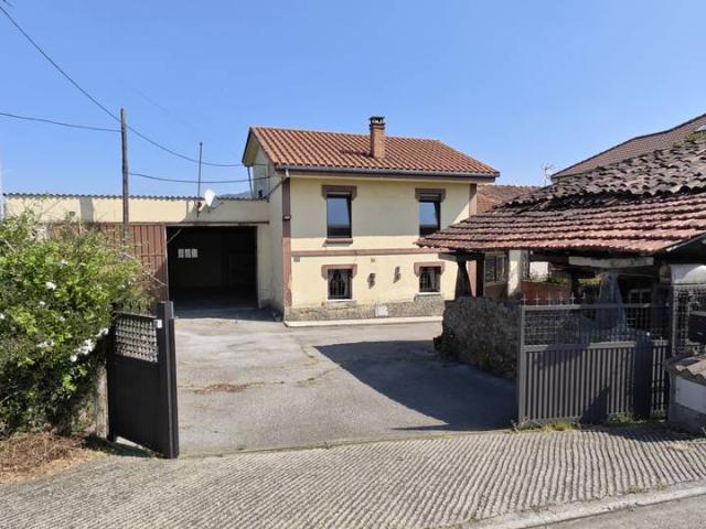 Casa adosada en Venta en Llanera