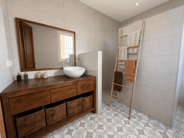 Casa adosada en venta en Llinars del Vallès. Casa senyorial amb jardí privat al centre de Llinars del Vallès. Casas adosadas Llinars del.