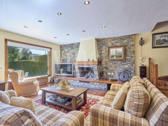 Casa adosada en venta en Llívia Pirineos. Casa Adosada en Venta en Llívia. Casas adosadas.