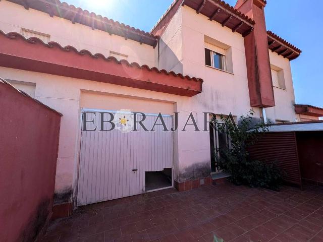 Casa adosada en Venta en Lucillos