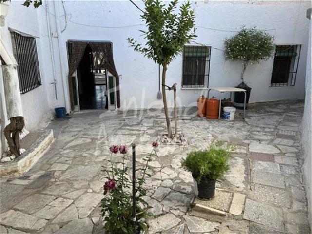 Casa adosada en Venta en Luque