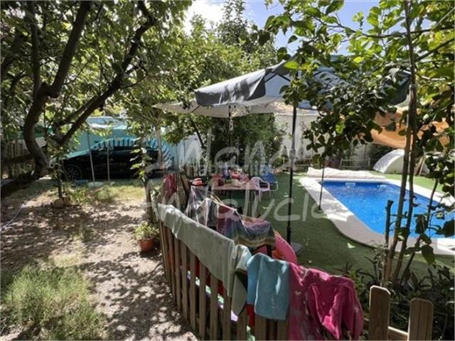 Casa adosada en venta en Moclín. Casas adosadas.