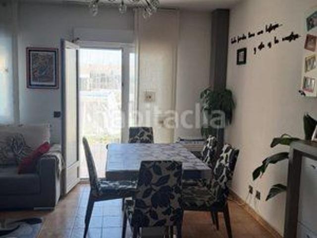Casa adosada en venta en Modúbar de la Emparedada. Adosado en Modubar de la Emparedada con jardín y piscina. Casas adosadas Modúbar de la.