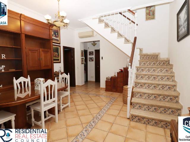 Casa adosada en Venta en Moguer