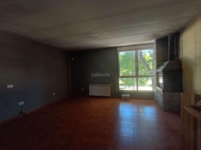 Casa adosada en venta en Mojados. Chalet Independiente, Ideal para INVERTIR o para VIVIR en MOJADOS VALLADOLID. NO COBRAMOS HONORARIOS AL COMPRADOR. Casas adosadas.