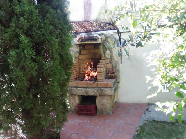 Casa adosada en venta en Mojados. Oportunidad Adosado Seminuevo en Mojados de tres dormitorios. Casas adosadas.