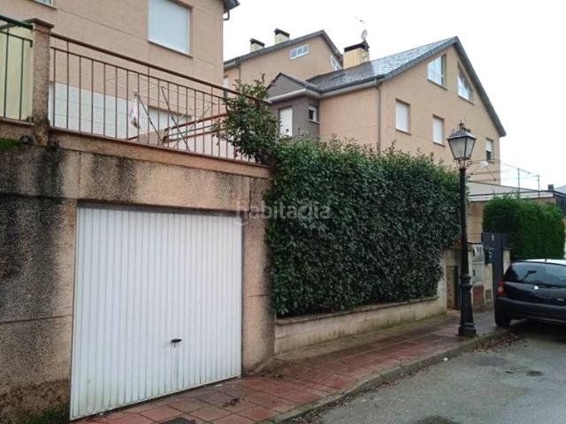 Casa adosada en venta en Molinaseca. Casas adosadas.
