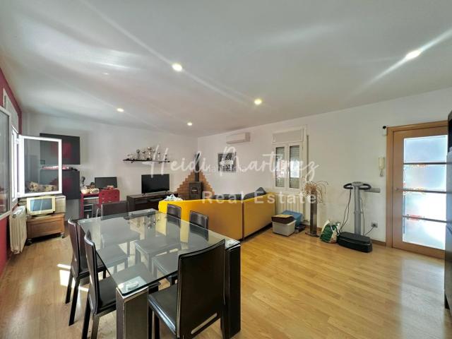 Casa adosada en venta en Molins de Rei. Exclusiva casa en Molins de Rei con Terrazas y Parking. Casas adosadas Molins de.
