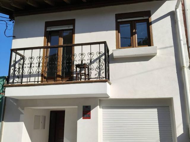Casa adosada en Venta en Mompia