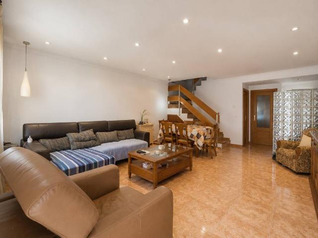 Casa adosada en Venta en Moncada