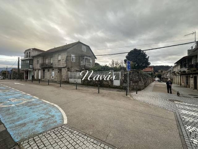 Casa adosada en venta en Mondariz. Casa con Terreno en Mondariz: Tranquilidad, Encanto y Potencial Infinito a Solo 10 Minutos de Ponteareas. Casas adosadas.