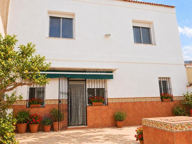 Casa adosada en venta en Monesterio. CASA CON GRAN PATIO, POZO Y VISTAS EN MONESTERIO. Casas adosadas.