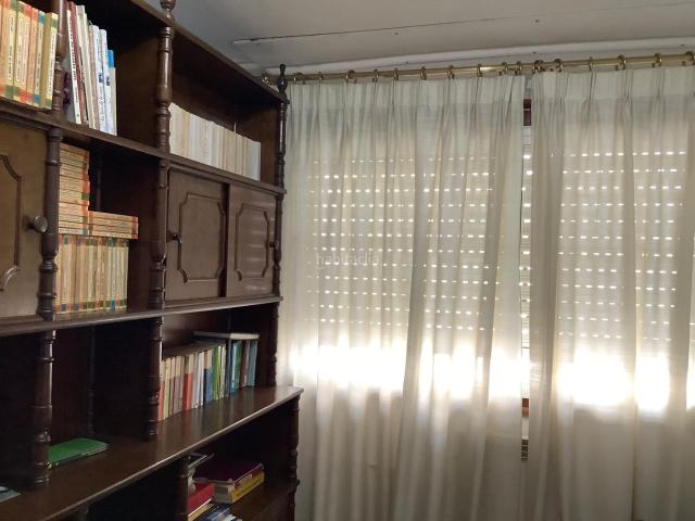 Casa adosada en venta en Monforte de Lemos. Inmobiliaria Fincas Saviñao vende casa de tres pisos y bajo. Casas adosadas Monforte de.