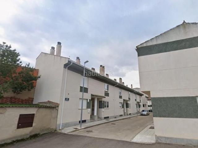 Casa adosada en venta en Monfarracinos. Casas adosadas.