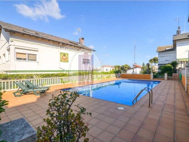 Casa adosada en Venta en Montmar