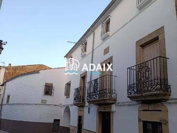 Casa adosada en Venta en Montánchez