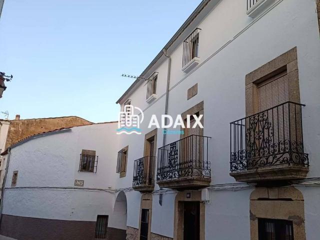 Casa adosada en Venta en Montánchez
