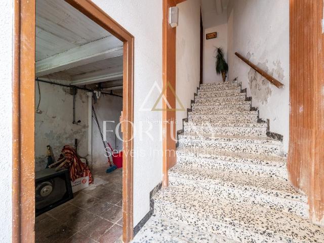 Casa adosada en venta en Montbrió del Camp. Casa adosada en venta Calle Sant Antoni, Montbrio del Camp. Casas adosadas Montbrió del.