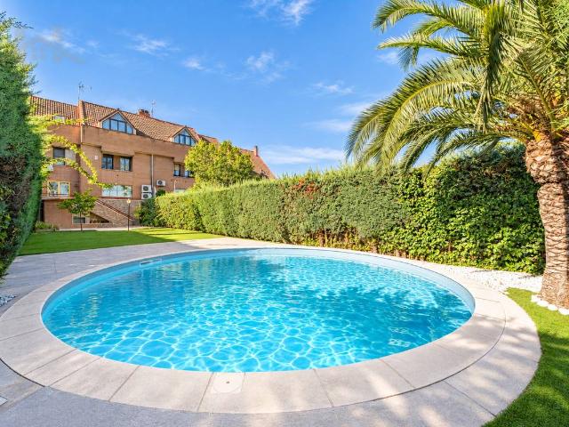 Casa adosada en Venta en Monte Rozas